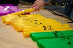 Boomwhackers auf einem Tisch