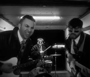 Bild der Band Temper City beim Musizieren des Hits Self Aware